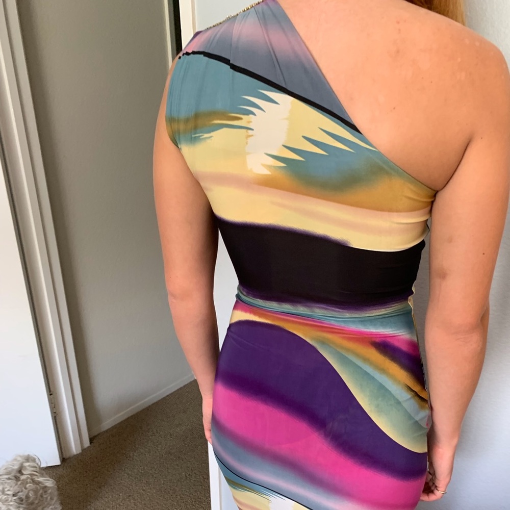 Show Stopper Dress! - Picture 3 of 4
